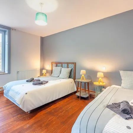 بيت للعطل Le 1902 *