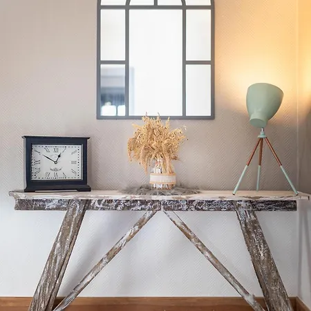 بيت للعطل Le 1902 *